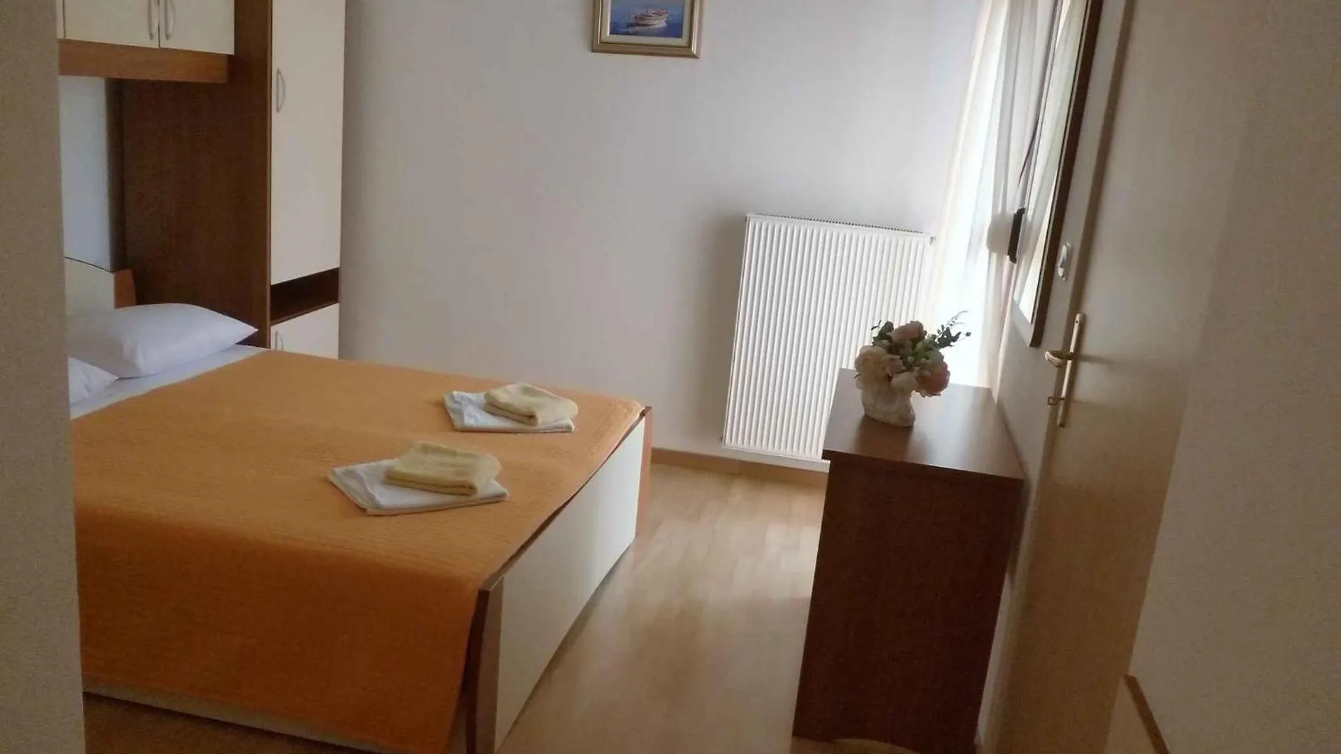 Apartment In Starigrad-Paklenica 6845