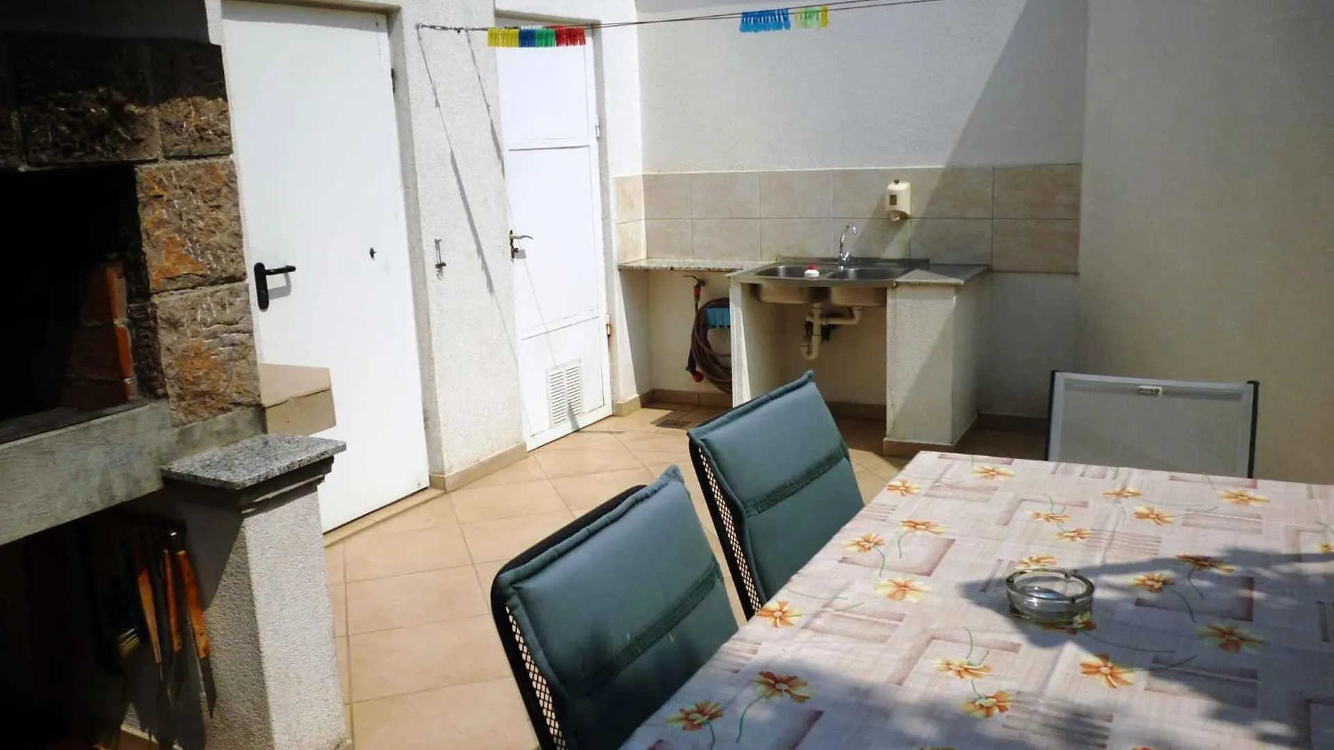 Apartment In Starigrad-Paklenica 6845 Kroatien