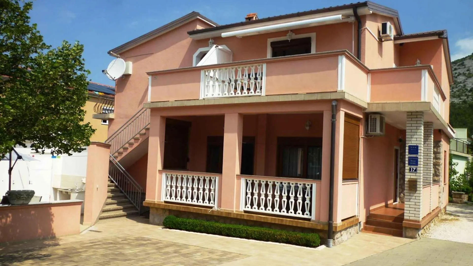 Apartment In Starigrad-Paklenica 6845