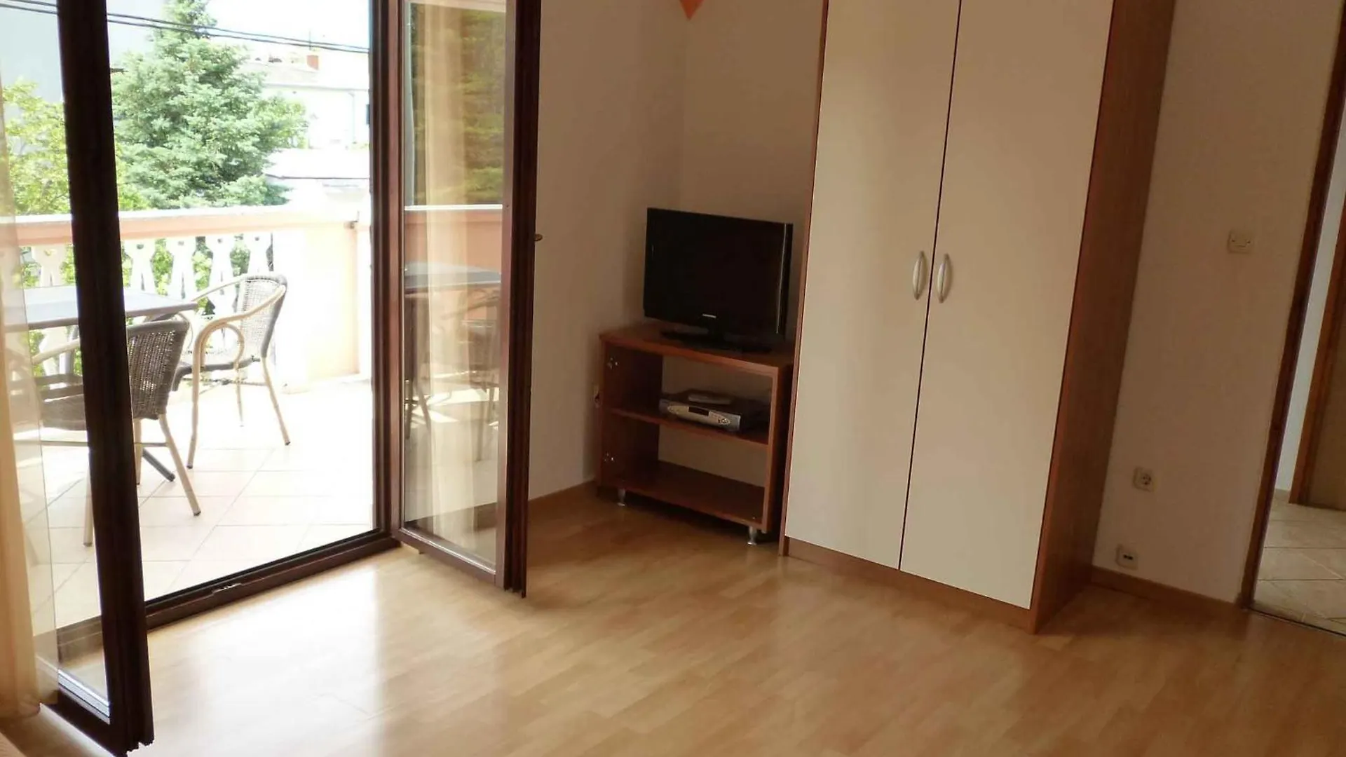 Apartment In Starigrad-Paklenica 6845 Kroatien